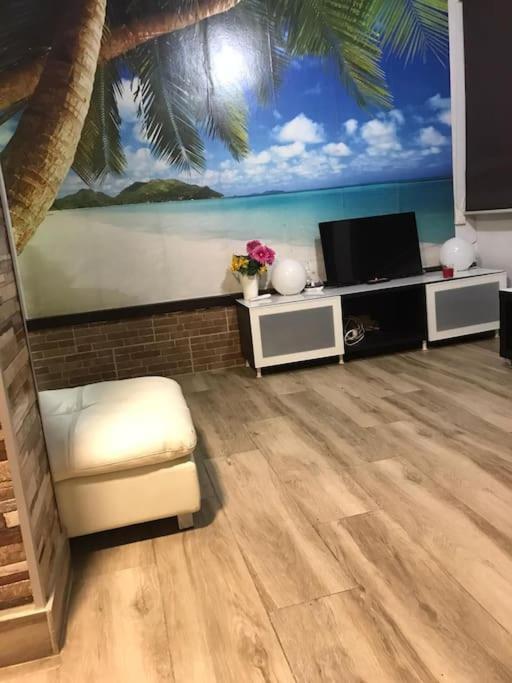 Precioso Apartamento 3 Habitaciones. Con Patio. Camas Εξωτερικό φωτογραφία