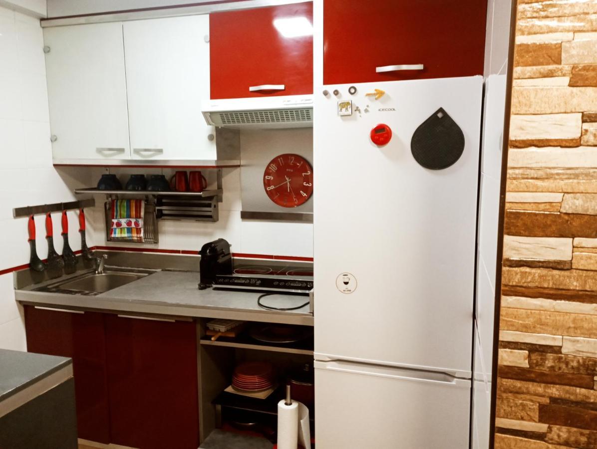 Precioso Apartamento 3 Habitaciones. Con Patio. Camas Εξωτερικό φωτογραφία