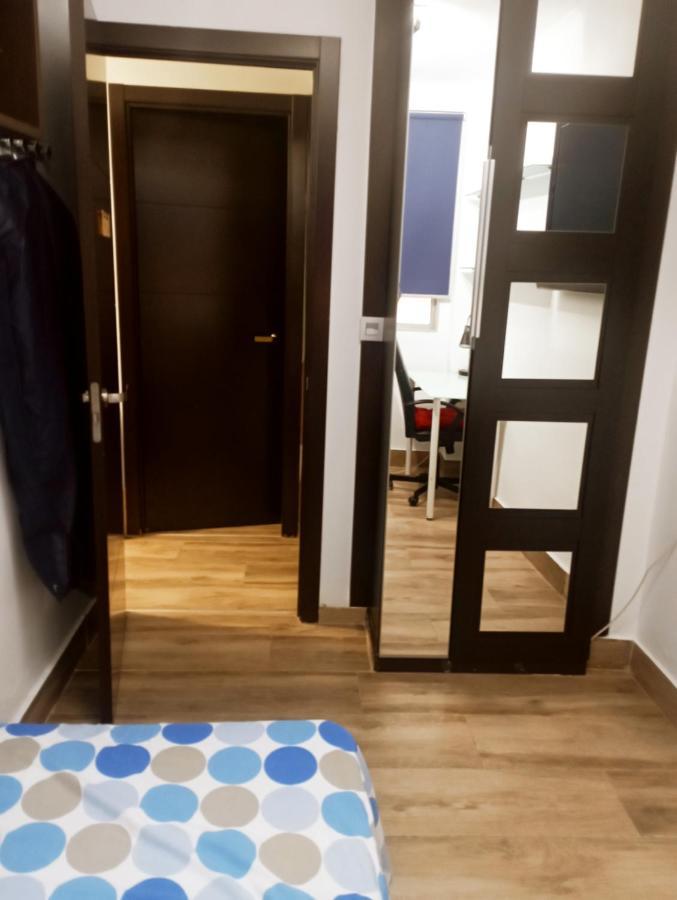Precioso Apartamento 3 Habitaciones. Con Patio. Camas Εξωτερικό φωτογραφία